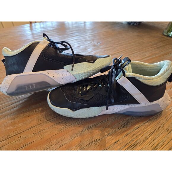 Nike Other - Nike Air Zoom Crossover GS youth size 6